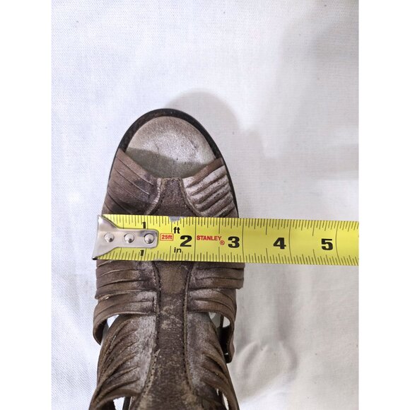 Freebird by Steven – Arrow sandal, like new, size 7 - Picture 9 of 11